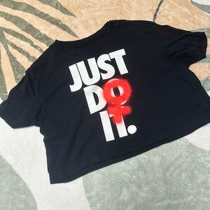 Nike crop top size small